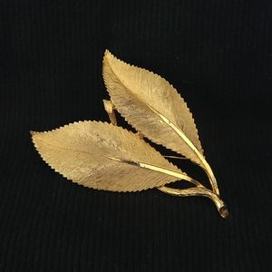 Vintage BSK Double Gold Plated/Filled Leaf Shape Brooch